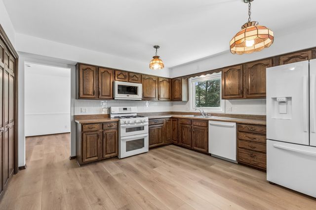 5017 Kenneth Drive, Crystal Lake, IL 60014