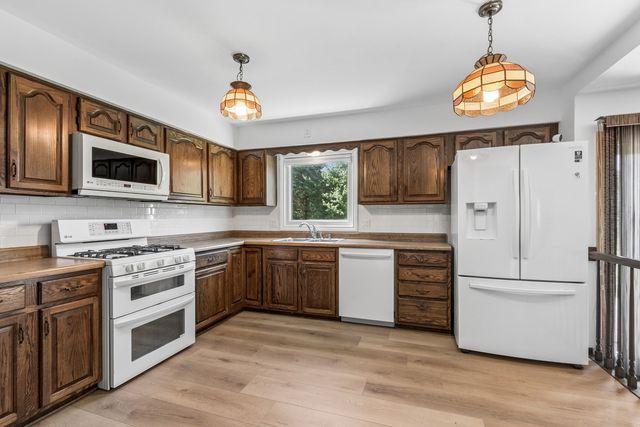 5017 Kenneth Drive, Crystal Lake, IL 60014