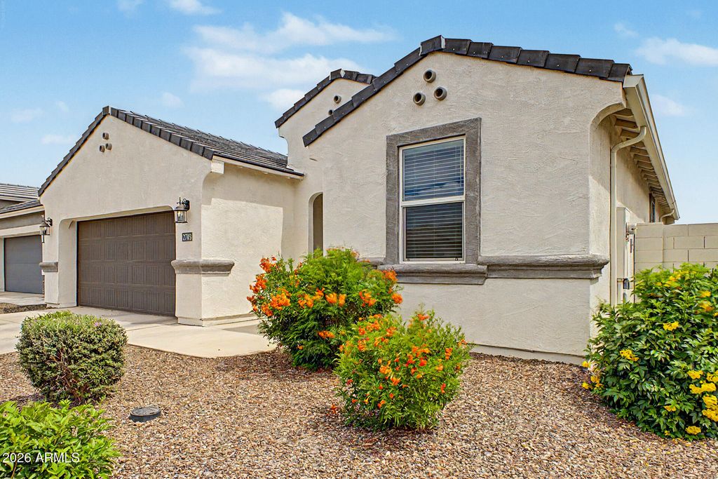 2703 W SEAVER Avenue, Apache Junction, AZ 85120 — photo 2