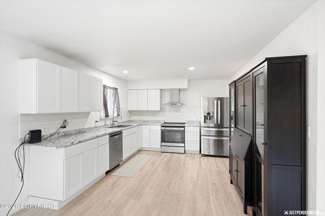 5916 Winding Way, Anchorage, AK 99504