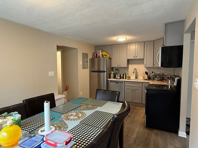 56 Seymour St 5, Boston, MA 02131