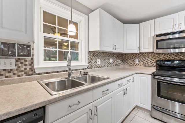 22 Indigo Hill Road, Somersworth, NH 03878