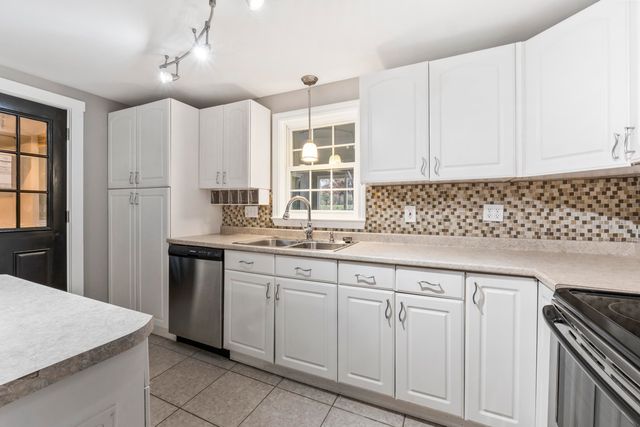 22 Indigo Hill Road, Somersworth, NH 03878