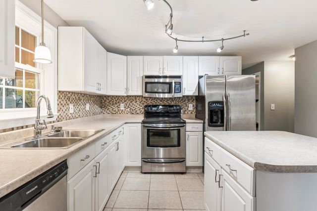 22 Indigo Hill Road, Somersworth, NH 03878