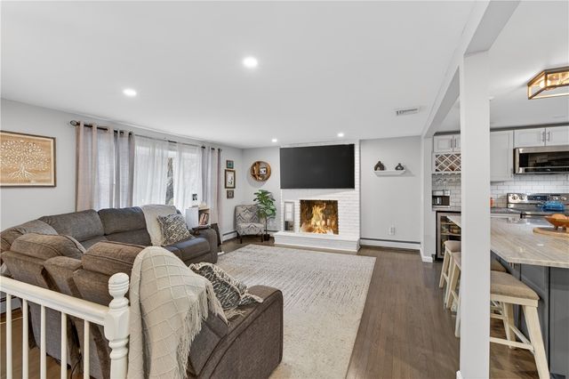 59 Bratt Lane, West Warwick, RI 02893