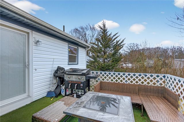 59 Bratt Lane, West Warwick, RI 02893