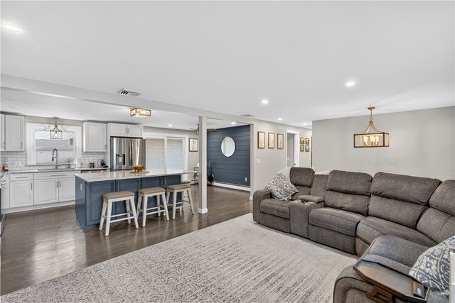 59 Bratt Lane, West Warwick, RI 02893