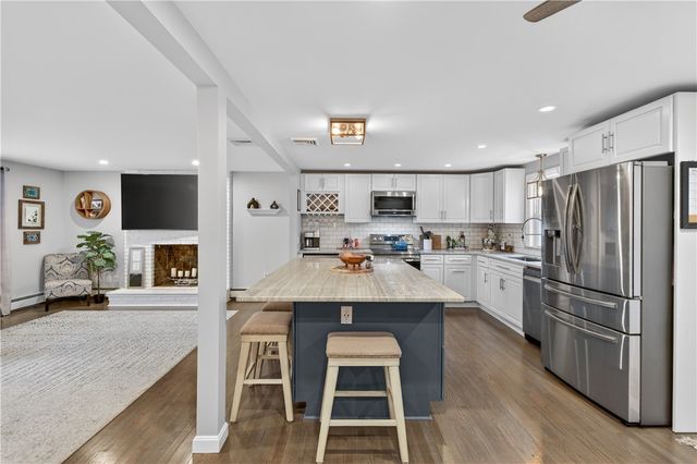 59 Bratt Lane, West Warwick, RI 02893