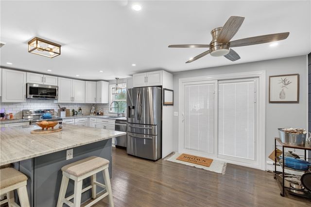 59 Bratt Lane, West Warwick, RI 02893