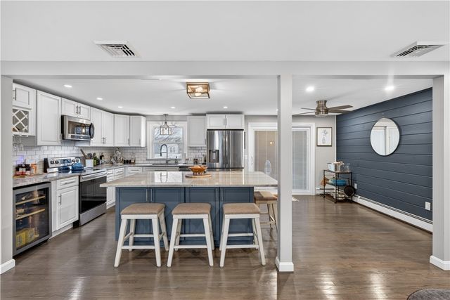 59 Bratt Lane, West Warwick, RI 02893