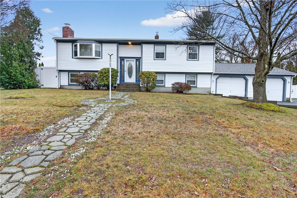 59 Bratt Lane, West Warwick, RI 02893