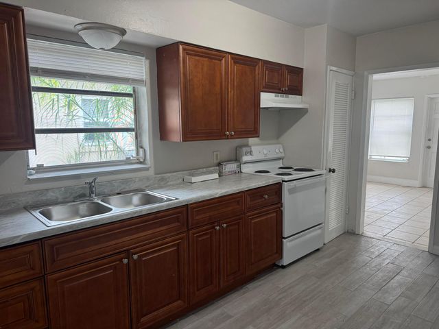 510 Hibiscus Avenue, Pompano Beach, FL 33062