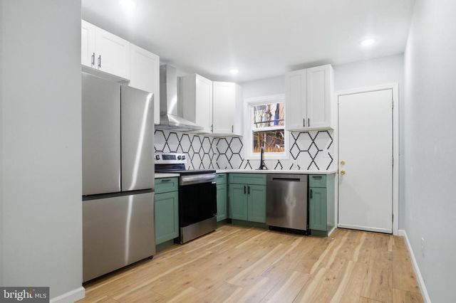 2215 EARP ST, Philadelphia, PA 19146