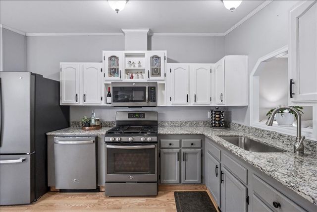 100 Stacey Drive, Hopkinton, NH 03229