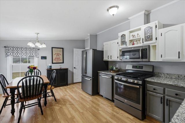 100 Stacey Drive, Hopkinton, NH 03229