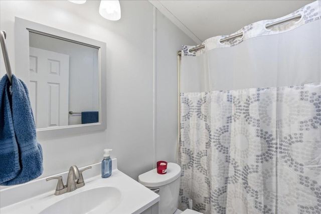 100 Stacey Drive, Hopkinton, NH 03229