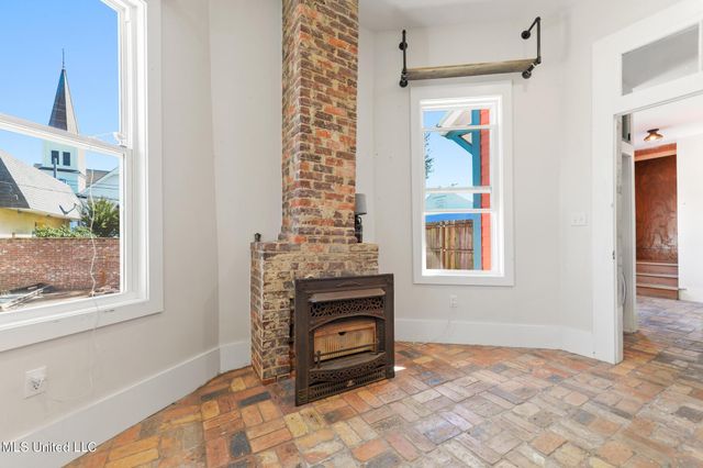 206 Main Street, Bay Saint Louis, MS 39520