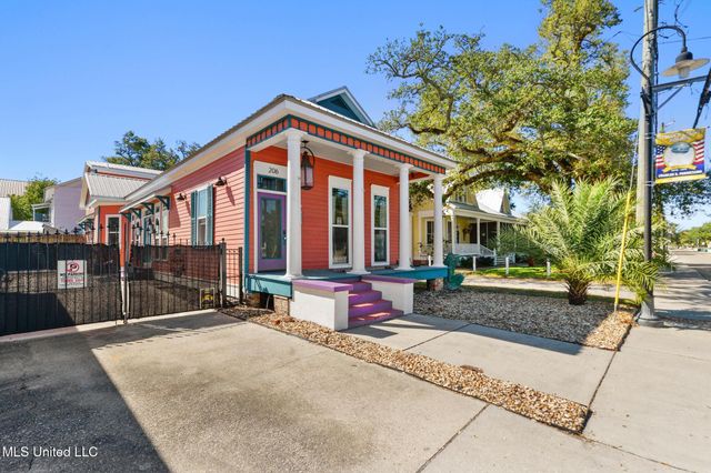 206 Main Street, Bay Saint Louis, MS 39520