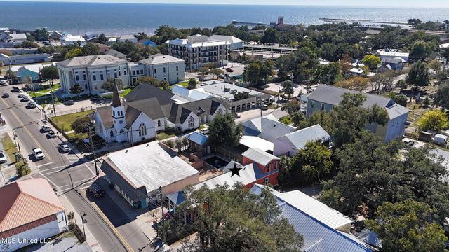 206 Main Street, Bay Saint Louis, MS 39520