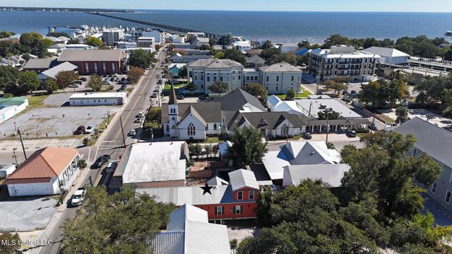 206 Main Street, Bay Saint Louis, MS 39520