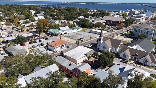 206 Main Street, Bay Saint Louis, MS 39520