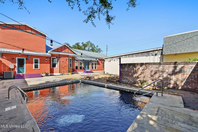 206 Main Street, Bay Saint Louis, MS 39520