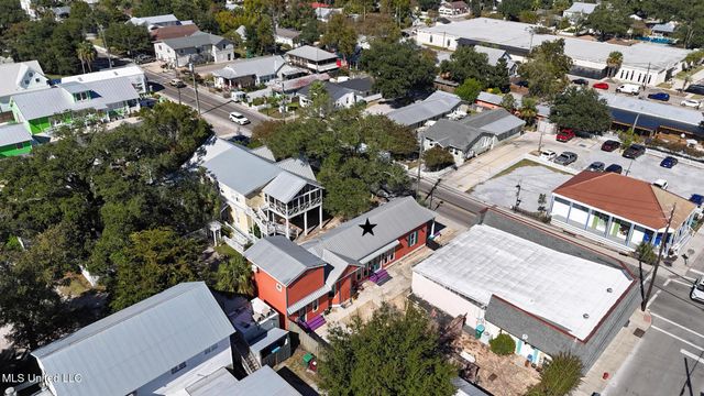 206 Main Street, Bay Saint Louis, MS 39520