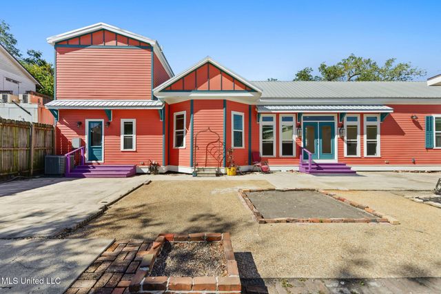 206 Main Street, Bay Saint Louis, MS 39520