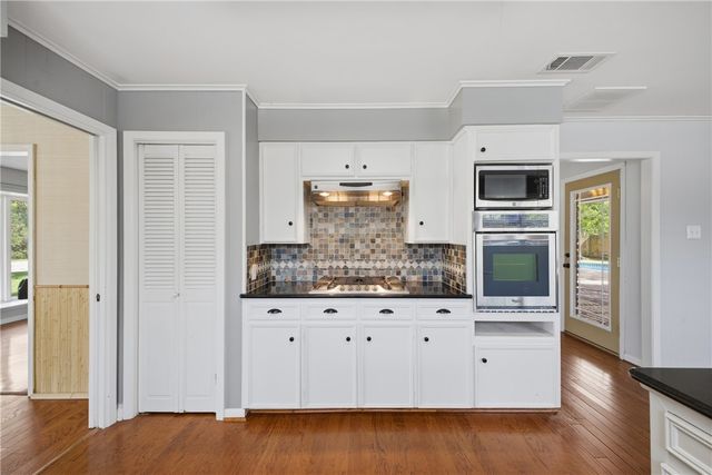 2104 Carter Creek Parkway, Bryan, TX 77802