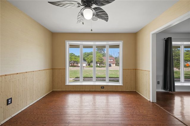 2104 Carter Creek Parkway, Bryan, TX 77802