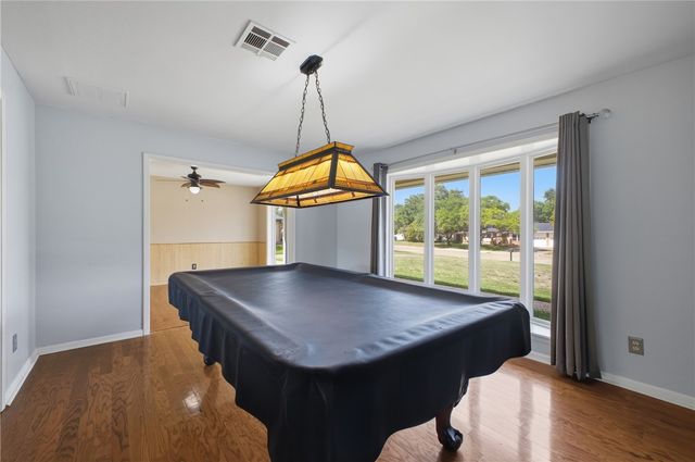 2104 Carter Creek Parkway, Bryan, TX 77802