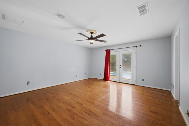 2104 Carter Creek Parkway, Bryan, TX 77802