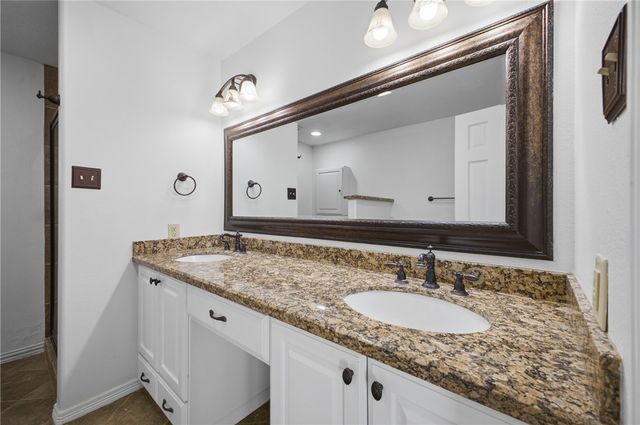 2104 Carter Creek Parkway, Bryan, TX 77802