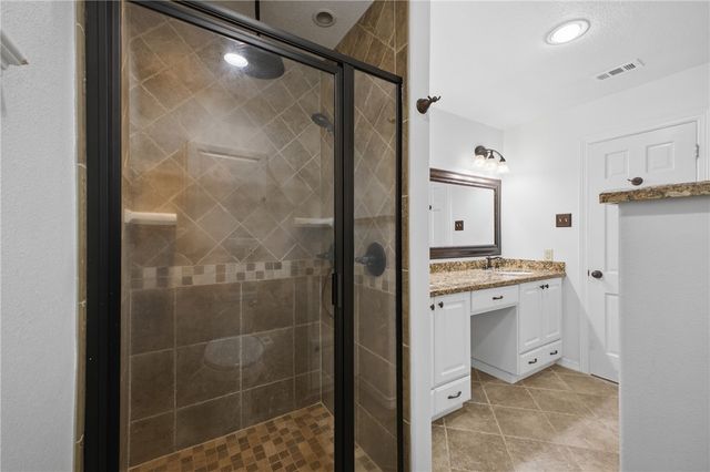 2104 Carter Creek Parkway, Bryan, TX 77802