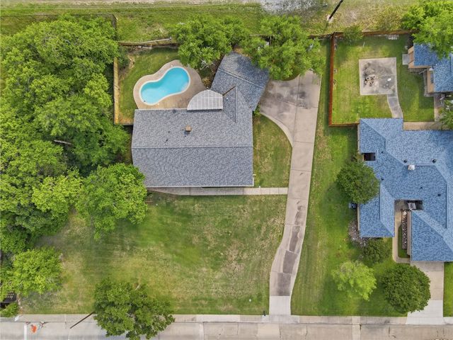 2104 Carter Creek Parkway, Bryan, TX 77802