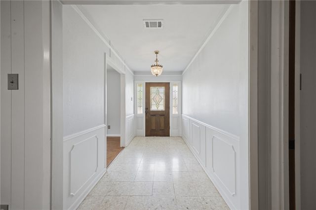 2104 Carter Creek Parkway, Bryan, TX 77802