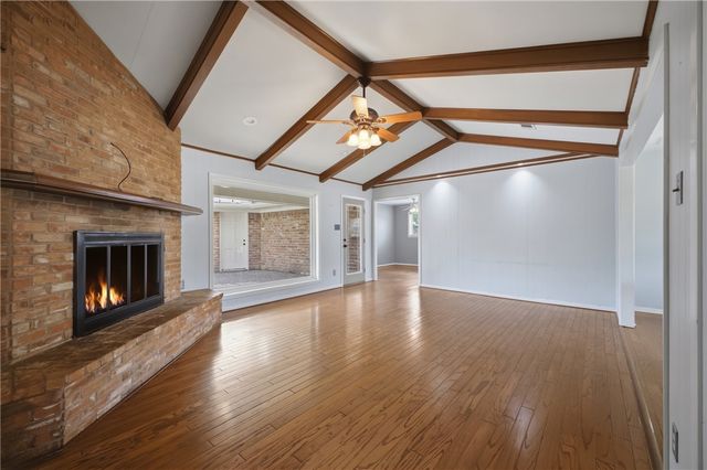 2104 Carter Creek Parkway, Bryan, TX 77802