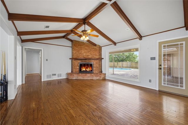 2104 Carter Creek Parkway, Bryan, TX 77802