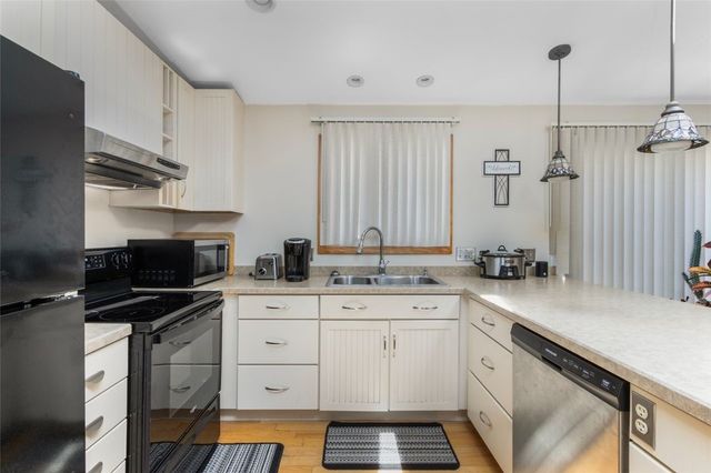 50 Fairview Avenue, West Warwick, RI 02893