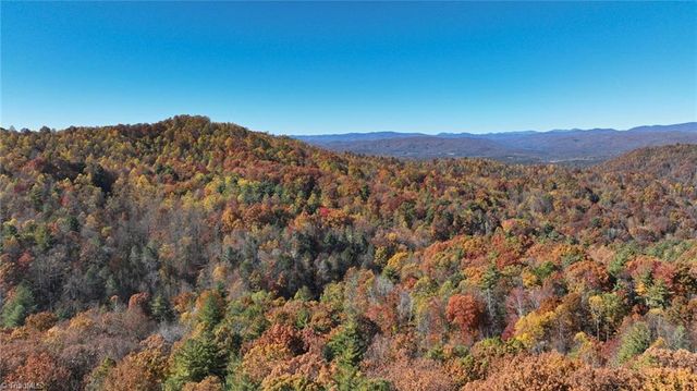 326 RoseBrier Road, Boomer, NC 28606