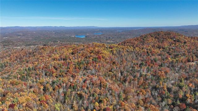 326 RoseBrier Road, Boomer, NC 28606