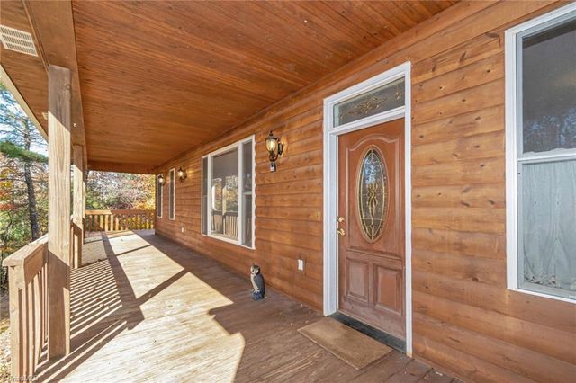 326 RoseBrier Road, Boomer, NC 28606