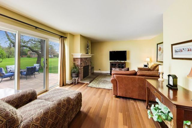 879 Saybrook Lane, Buffalo Grove, IL 60089