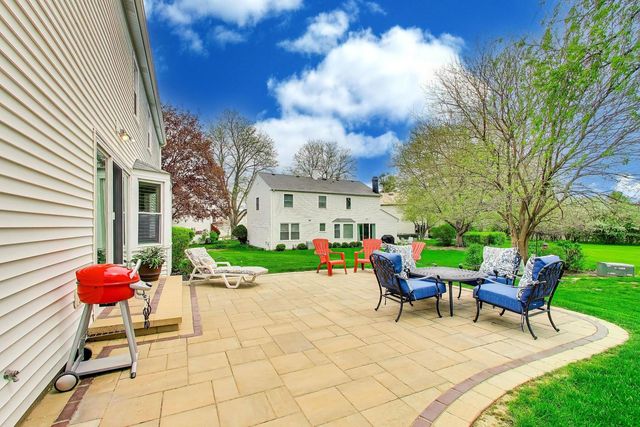 879 Saybrook Lane, Buffalo Grove, IL 60089