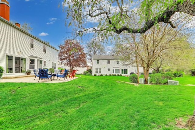 879 Saybrook Lane, Buffalo Grove, IL 60089