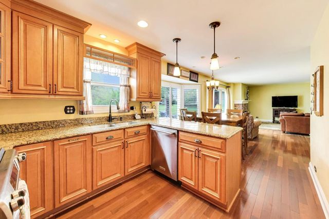 879 Saybrook Lane, Buffalo Grove, IL 60089