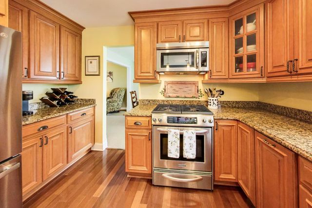 879 Saybrook Lane, Buffalo Grove, IL 60089