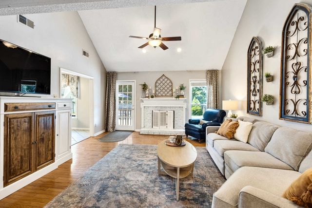 8331 ST IVES CV, Memphis, TN 38016