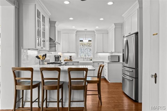 7411 Teasdale Avenue, University City, MO 63130