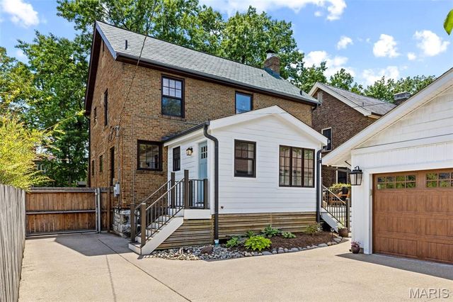 7411 Teasdale Avenue, University City, MO 63130